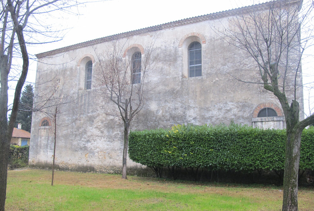 étude réalisée par le bureau ARCHIEDRE - collaboration SC//ARCHI
Maîtrise d'ouvrage : Assiociation Temple de St Genies de Malgoires
Programme : réhabilitation du temple de St Genies de Malgoires
Localisation : St Genies de Malgoires (Gard)
Budget : 400 000 euros HT (estimation)
Année : études de faisabilité 2014
Mission : étude de faisabilité